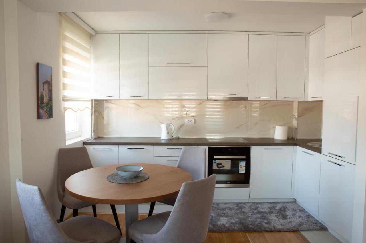Novi Pazar Apartman Lux Buitenkant foto